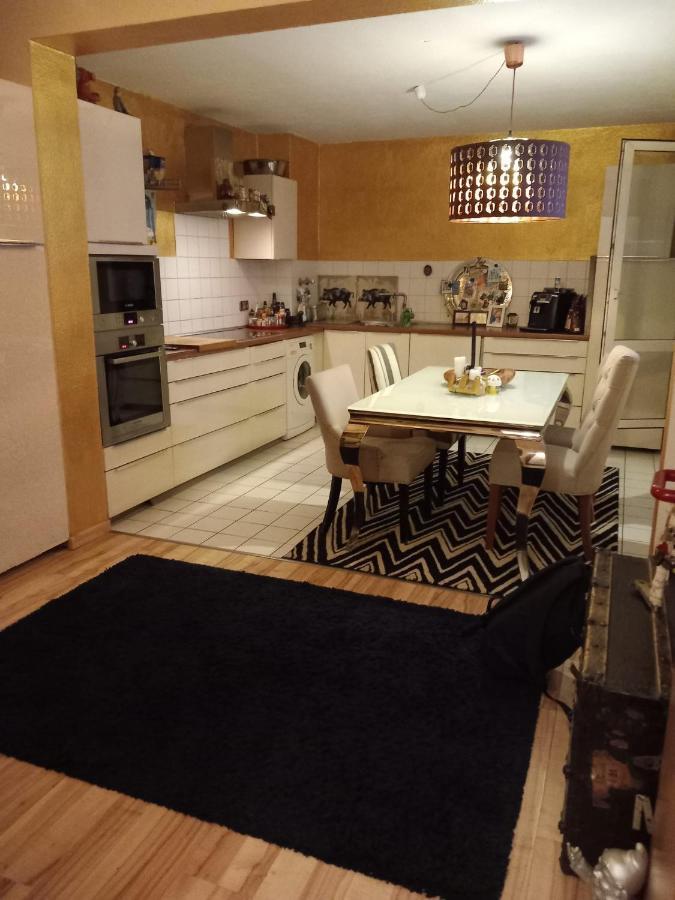 Tolle Private 2-zimmer Im Szene Berlin-friedrichshain Berlim